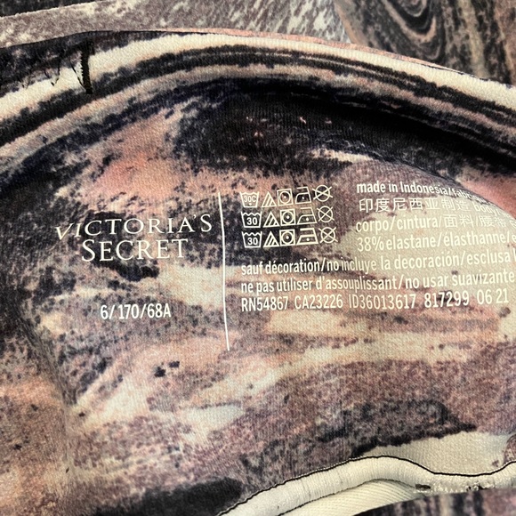 Victoria's Secret size 6 Sweat on Point High Rise Pocket Legging Onyx Marble - Picture 6 of 8